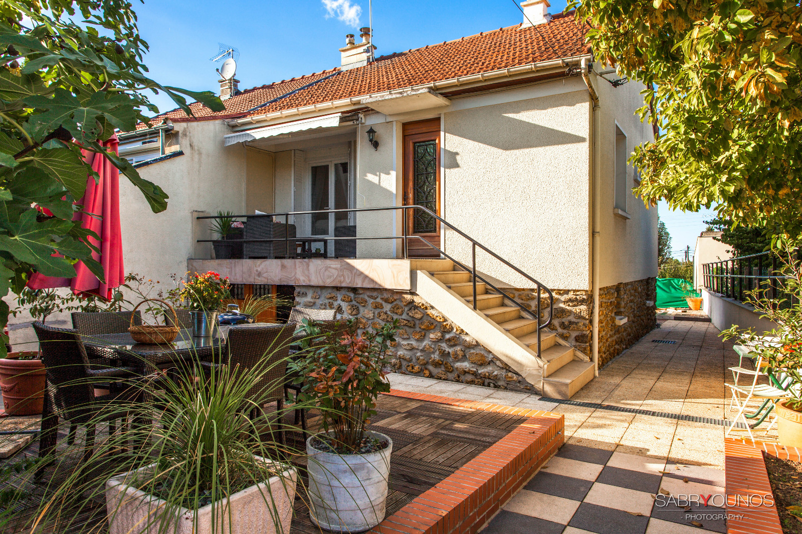 Maison avec terrasse — lumière naturelle — vue 11